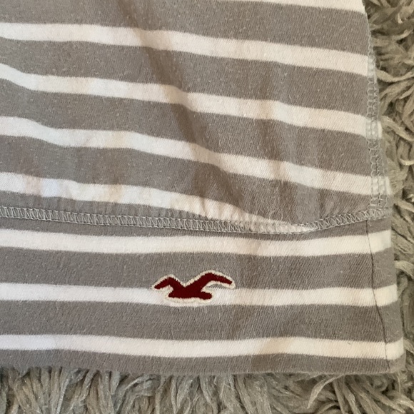 Hollister Gray and White Striped Tank Top. Size L. - Picture 6 of 10